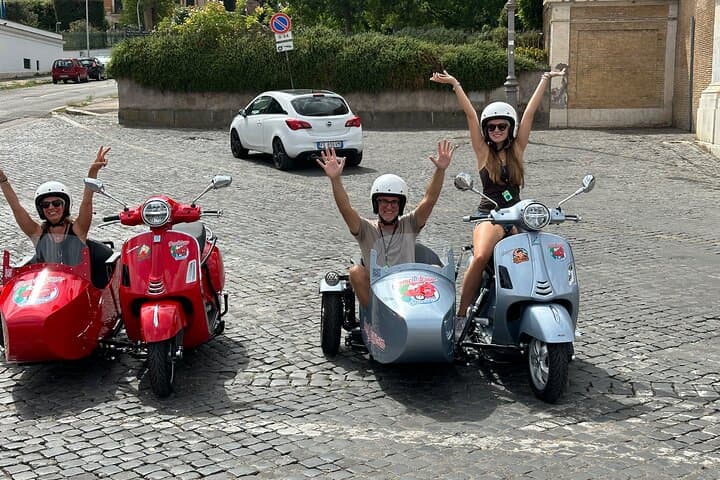 Golden Hour Vespa Sidecar Tour in Rome with Aperitivo photo 6