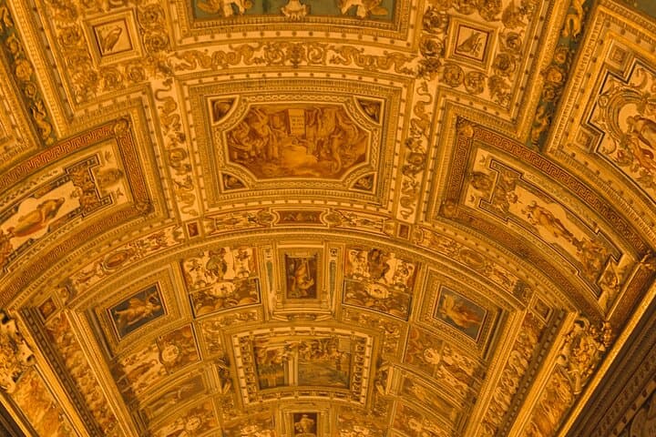 Skip-the-Line Vatican Museums & Sistine Chapel — Priority Access with Escorted Entrance photo 3