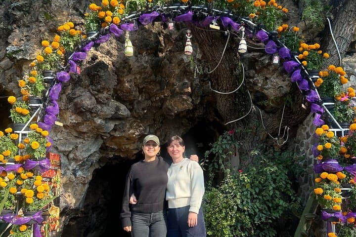 Sunrise Hot Air Balloon Over Teotihuacan with Cave Breakfast & Obsidian Workshop photo 5