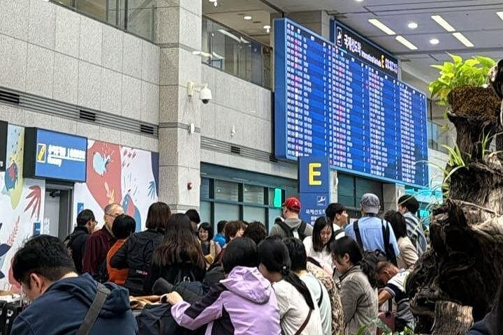 Incheon Airport Private Transfer: Seoul Pickup & Drop-off for Up to 7 photo 4