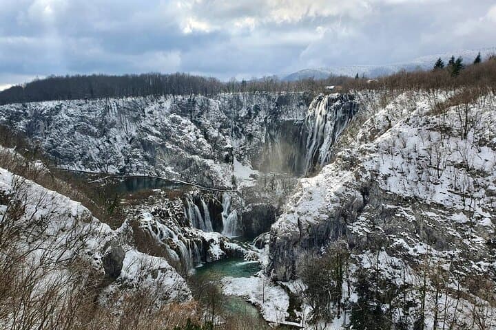 Private Plitvice Lakes and Rastoke Day Tour from Zagreb — UNESCO Lakes & Riverside Village photo 3