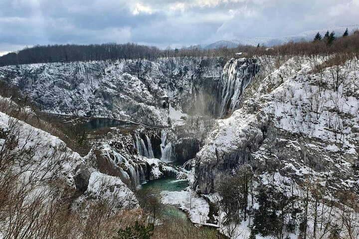 Private Plitvice Lakes and Rastoke Day Tour from Zagreb — UNESCO Lakes & Riverside Village photo 4