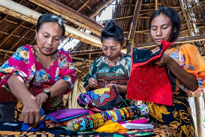 3-Day San Blas Island Hopping: Stay on Pelicano & Aroma with Guna Mola Workshop photo 4