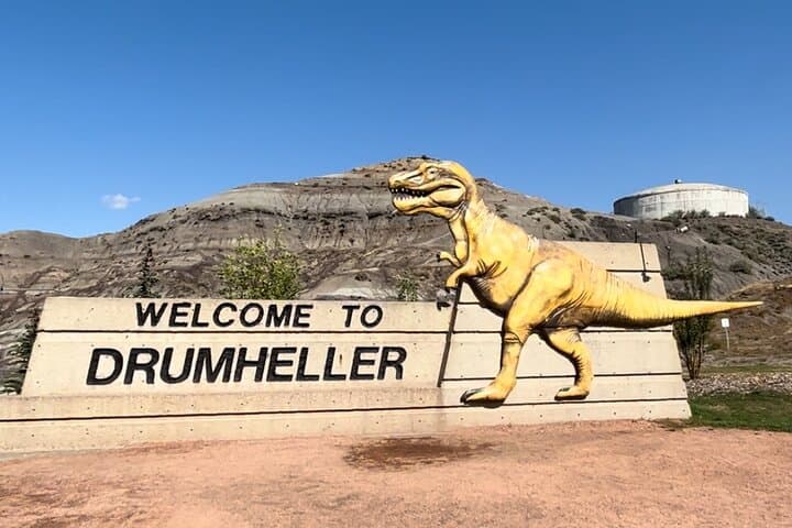 Drumheller Badlands Private Sightseeing Tour: Royal Tyrrell, Hoodoos & Atlas Mine photo 3
