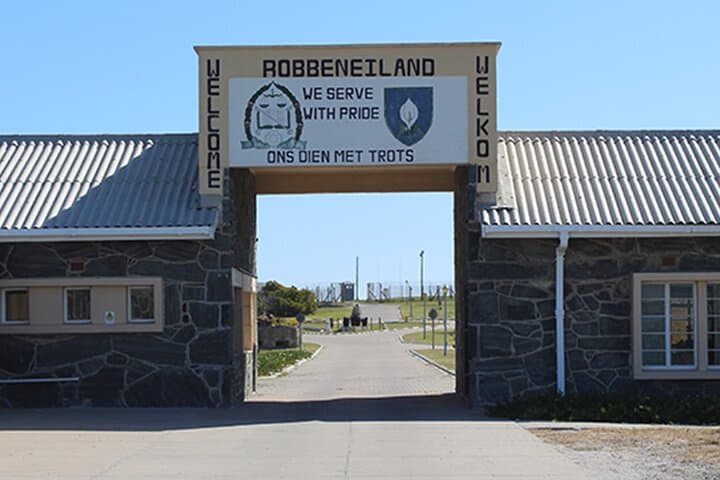 Cape Town in a Day: Robben Island, Bo-Kaap & Table Mountain Private Tour Guide