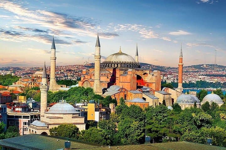 Walk Sultanahmet: Private Old City Tour of Hagia Sophia, Topkapi & Grand Bazaar