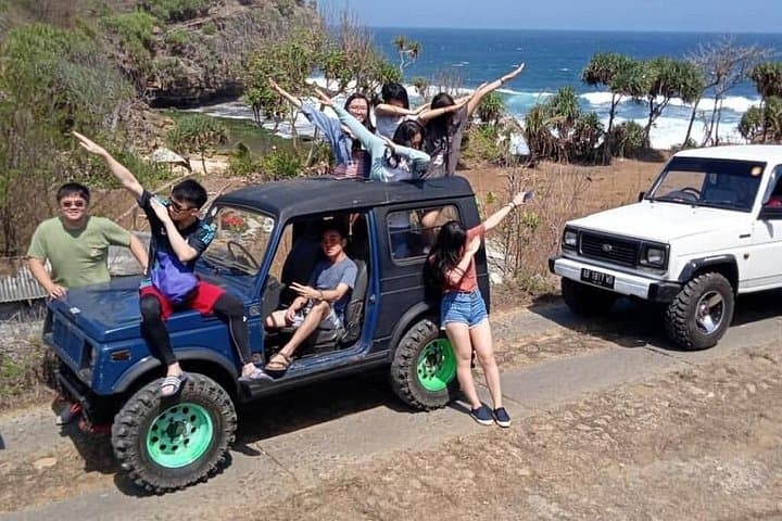 Pindul Cave & Timang Beach Adventure: Cave Tubing, Gondola Crossing & Coastal Views in Gunungkidul photo 4
