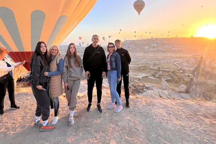 Cappadocia Sunrise Balloon Watching: Best Photo Viewpoints in Göreme photo 2