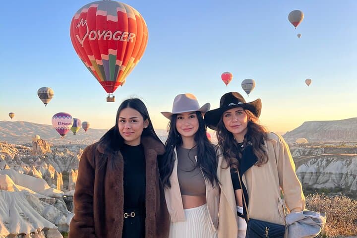 Cappadocia Sunrise Balloon Watching: Best Photo Viewpoints in Göreme photo 4