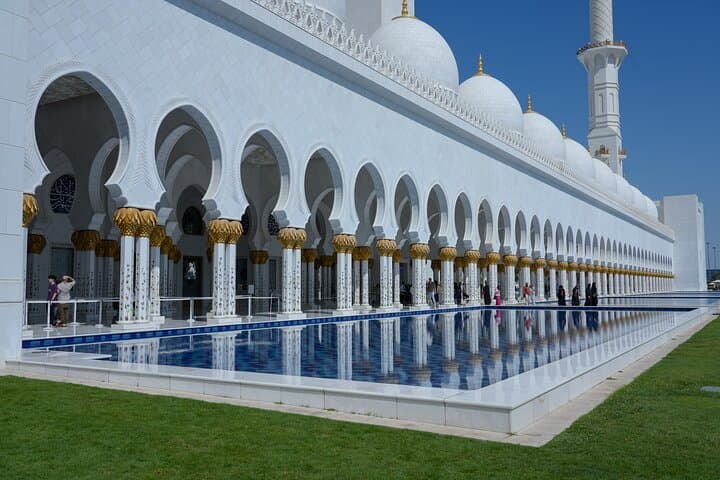 Private Abu Dhabi City Tour: Sheikh Zayed, Corniche & Cultural Highlights