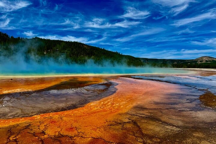 Yellowstone Lower Loop Full-Day: The Volcano, Old Faithful & Grand Prismatic photo 4