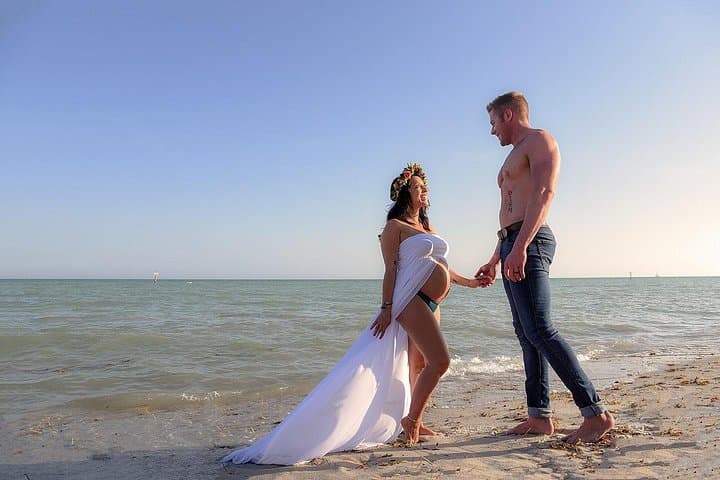 Key West Island Maternity Photoshoot — Babymoon Portraits at Sunset photo 2