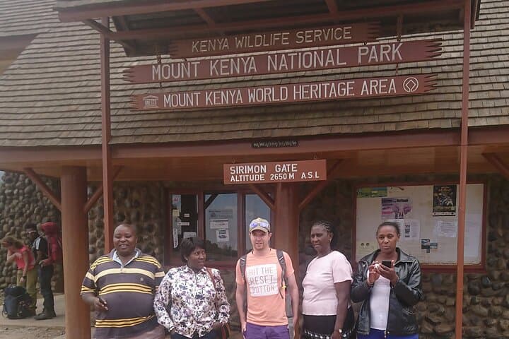 Mount Kenya 5-Day Sirimon-to-Chogoria Hike: Summit Point Lenana and Down to Chogoria