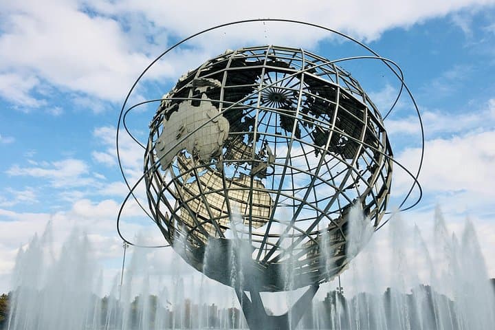 Explore Men in Black Movie Locations in New York — Private Guided Walking Tour photo 4
