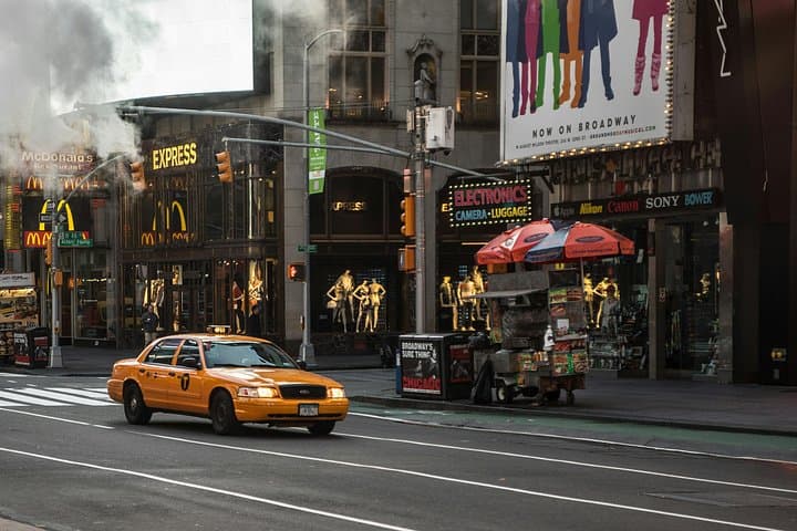 Explore Men in Black Movie Locations in New York — Private Guided Walking Tour photo 1