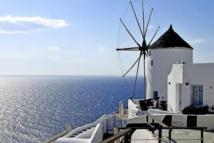 Self-Guided Audio Tour of Santorini: Explore Fira, Oia & Akrotiri at Your Pace photo 4
