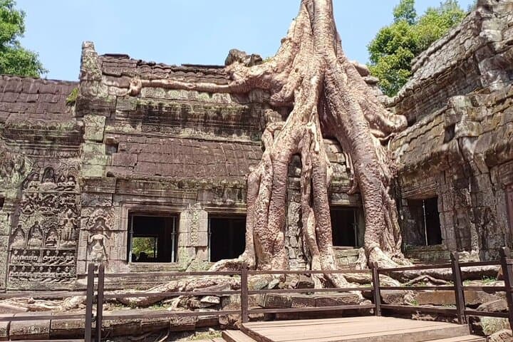 Two-Day Private Taxi from Phnom Penh to Siem Reap: Angkor Sunrise & Roadside Temples photo 3