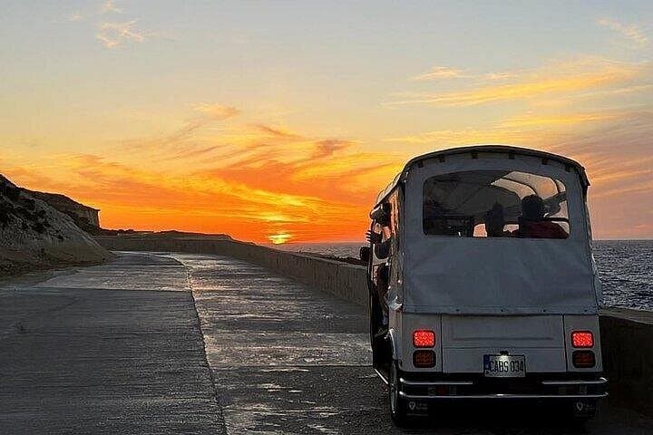 All-Inclusive Sunset Tuk Tuk Tour to Gozo & Blue Lagoon (Comino) photo 1