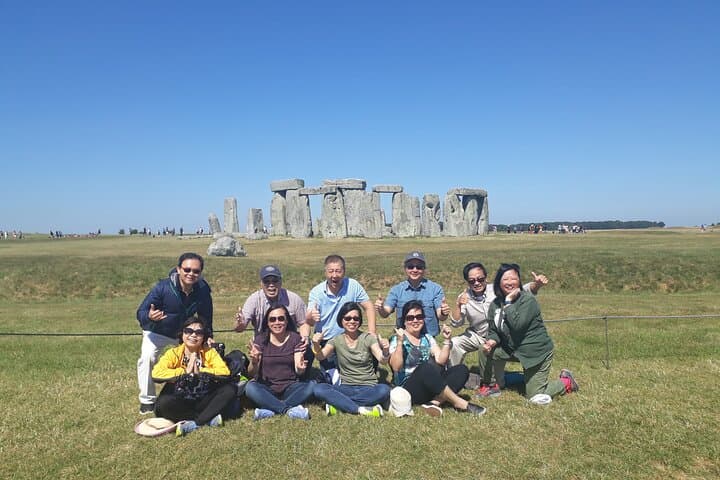 Stonehenge & Salisbury Day Tour from Winchester: Visit the Stones, Cathedral and Magna Carta