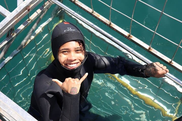 Shark Cage Diving from Cape Town — Gansbaai Great White Encounters photo 6