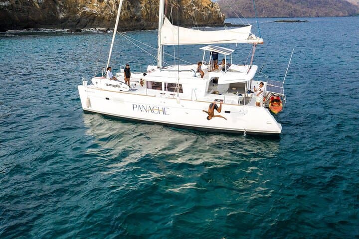 Playa Flamingo Morning Catamaran: 4‑Hour Snorkel, Kayak & Paddleboard Tour photo 2