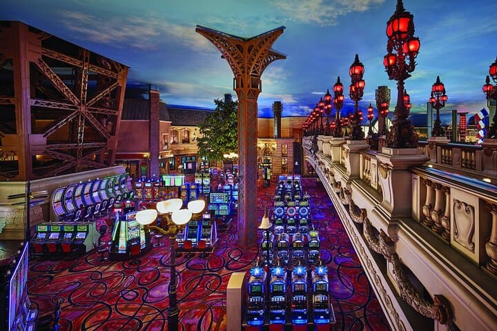2-Day Las Vegas & Hoover Dam Tour from Los Angeles: Strip Lights and Desert Engineering photo 6