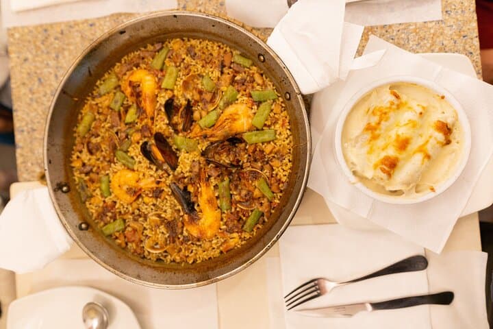 Barcelona Rooftop Tapas and Paella Evening Tour