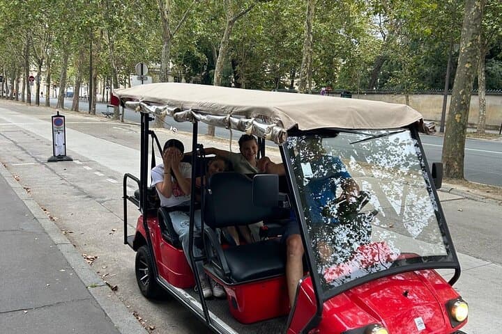 Private Paris Golf Cart Tour: Landmarks & Hidden Gems in 2 Hours photo 4