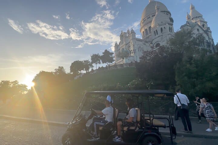 Private Paris Golf Cart Tour: Landmarks & Hidden Gems in 2 Hours photo 2