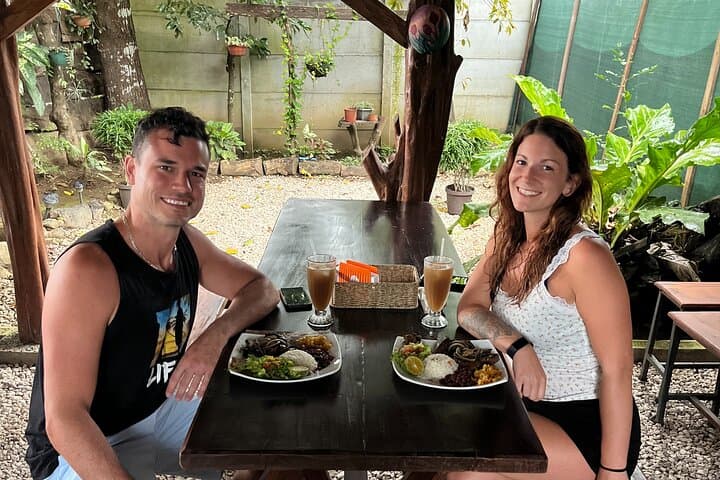 La Leona Waterfall Hike and Casado Lunch in Guanacaste photo 3
