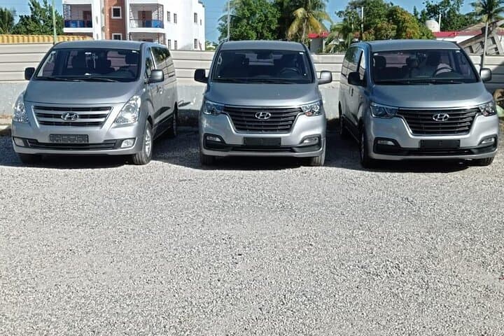 Private Roundtrip Transfer Punta Cana Airport to Uvero Alto Hotels