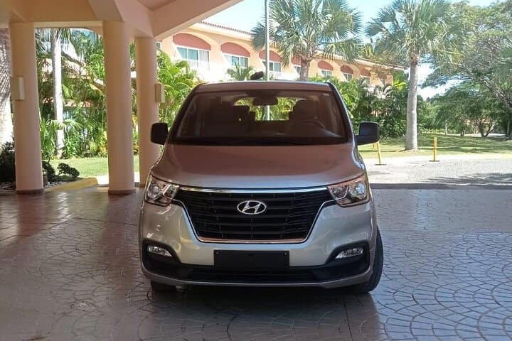 Private Roundtrip Transfer Punta Cana Airport to Uvero Alto Hotels photo 2