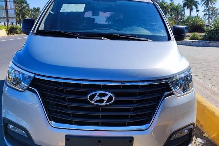Private Roundtrip Transfer Punta Cana Airport to Uvero Alto Hotels photo 4