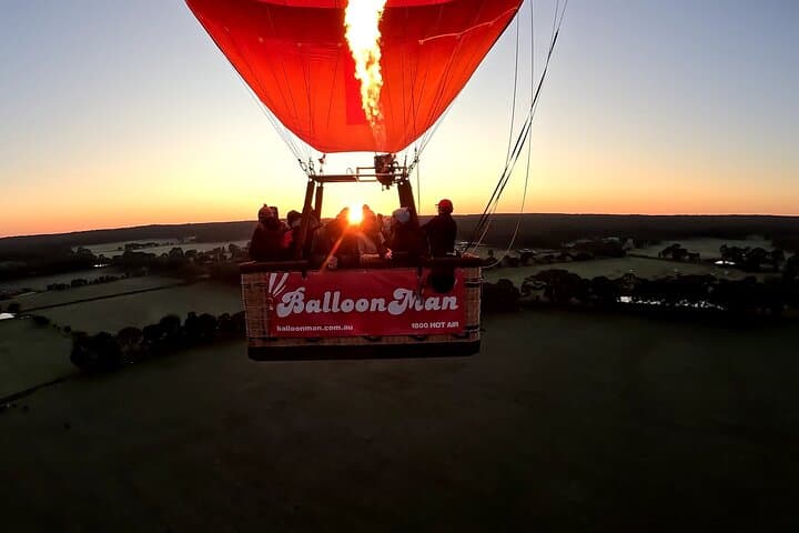 Sunrise Hot Air Balloon Over Bendigo: Premium Flight & Champagne Breakfast photo 4