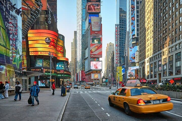 Smurfs Filming Locations Tour in New York — Central Park, Times Square & SoHo photo 4