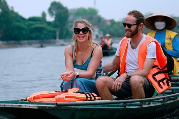 Full-Day Ninh Binh: Hoa Lu, Tam Coc Boat Ride & Mua Cave Hike photo 4