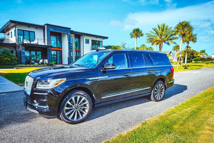 Private Luxury Car Transfer from JAX to Margaritaville Beach Hotel