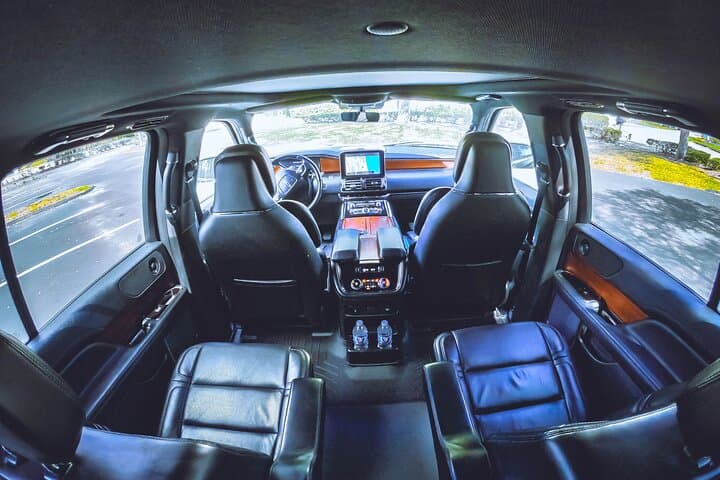 Private Luxury Car Transfer from JAX to Margaritaville Beach Hotel photo 2