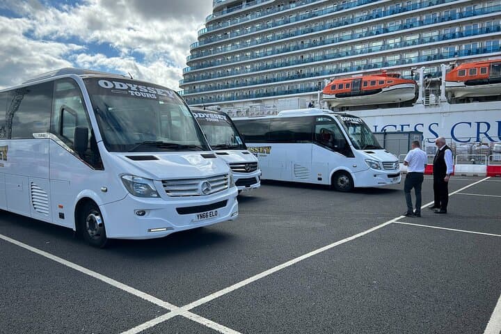 Giants Causeway Shore Excursion from Belfast Port — Extra Leg Room Bus photo 4
