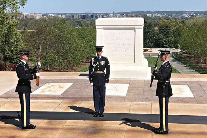 Private Arlington National Cemetery Tour — JFK, Tomb of the Unknowns & Memorials (English/Portuguese) photo 4