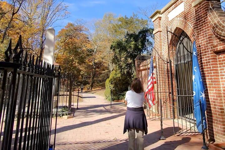 Private Tour: Mount Vernon and Old Town Alexandria (English & Portuguese) photo 6