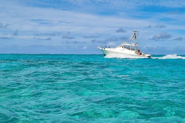 Pro Series Full-Day Deep-Sea Fishing: West Caicos Trophy Angling
