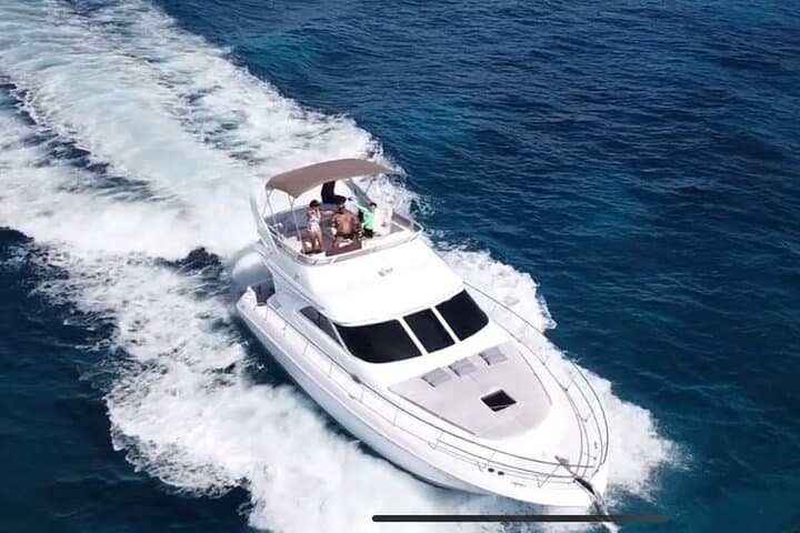 Private 46ft Yacht Rental in Cancun — Cruise, Snorkel & Isla Mujeres photo 5