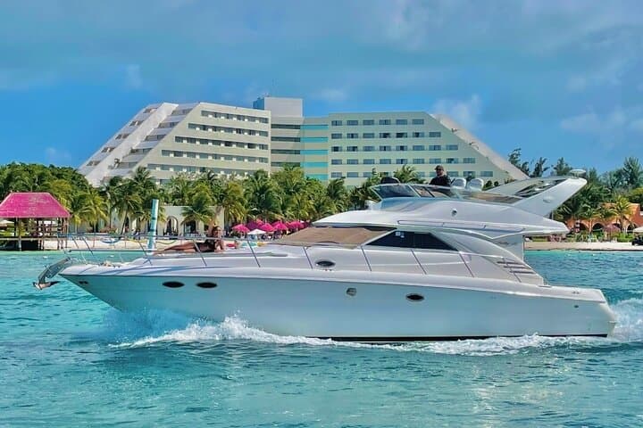 Private 46ft Yacht Rental in Cancun — Cruise, Snorkel & Isla Mujeres photo 2