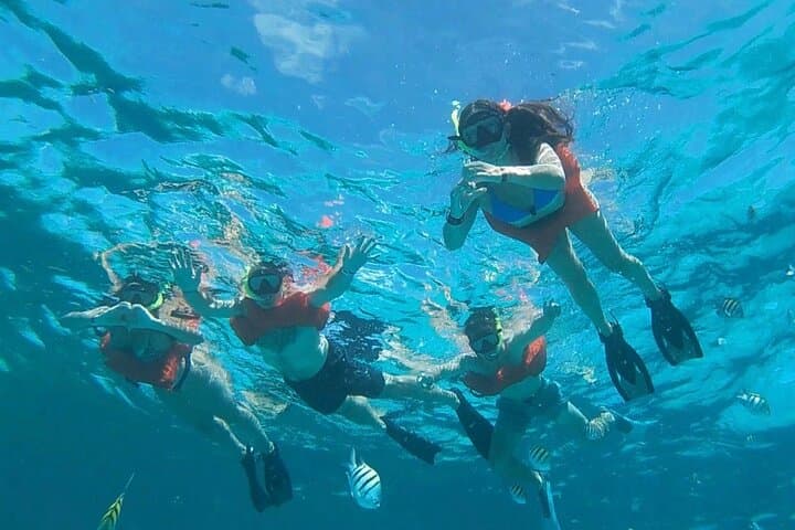 Private 46ft Yacht Rental in Cancun — Cruise, Snorkel & Isla Mujeres photo 4