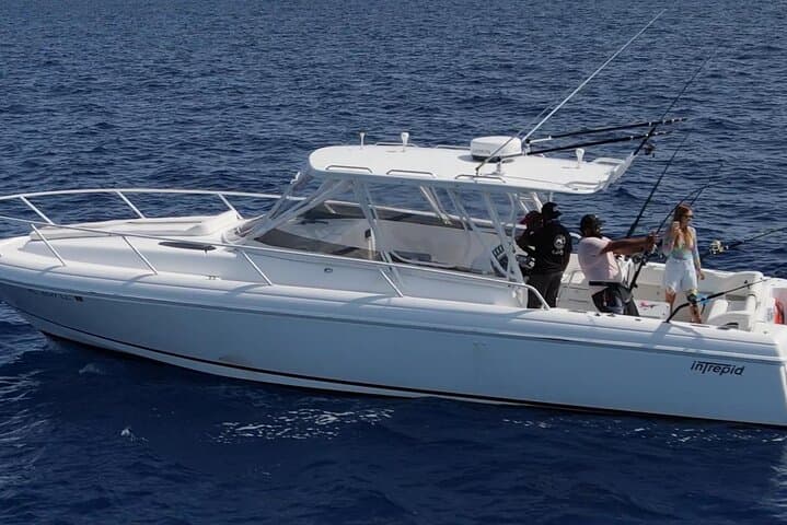 Private Bottom Fishing on Serendipity | 6-Hour Providenciales Charter photo 5