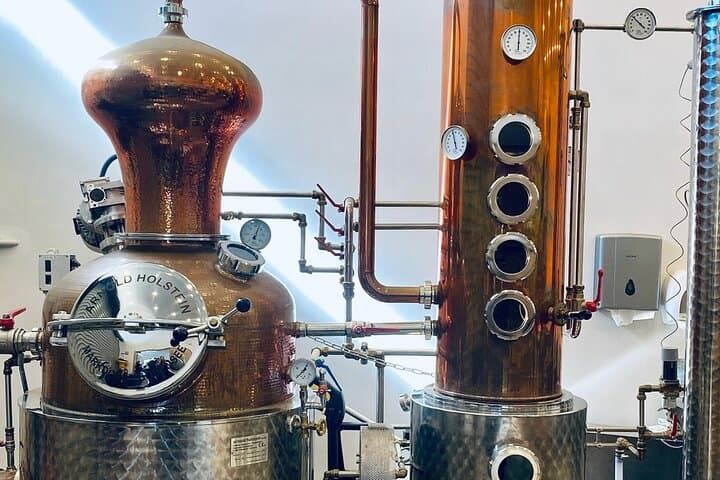 Cambridge to Hobart Distillery Tour: Customisable Tasmanian Spirits Tasting photo 3