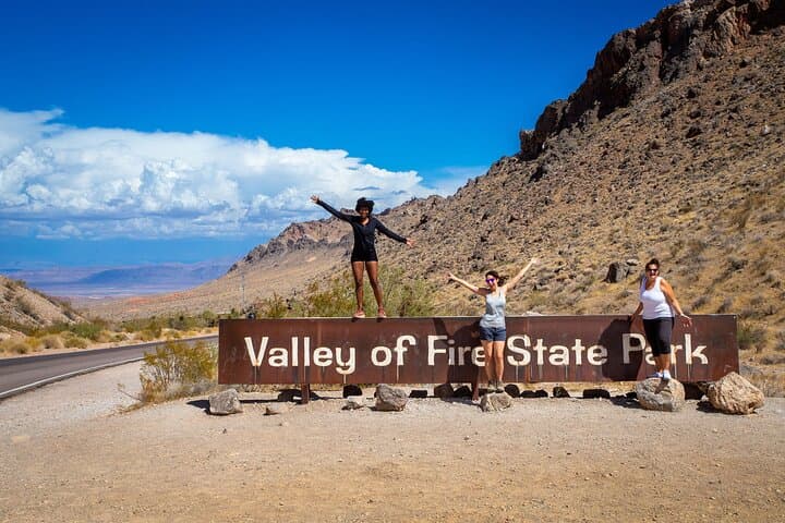 Valley of Fire Guided Hiking Tour from Las Vegas — Petroglyphs, Red Sandstone & Mojave Wilds photo 5