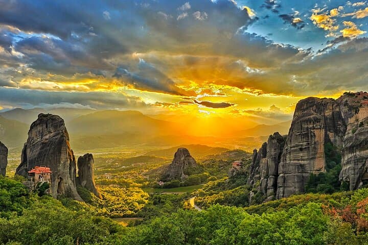 Full-Day Meteora Private Tour from Athens — Sky-High Monasteries & Geological Wonders