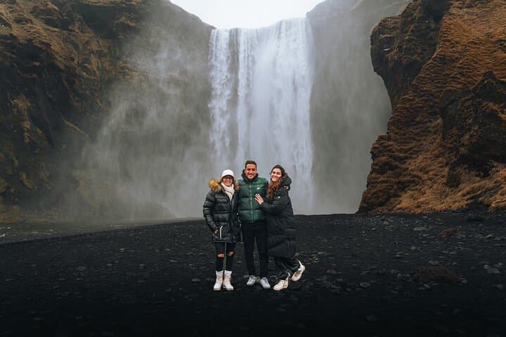 Reykjavík Photoshoot Guide: Professional Portraits at Hallgrímskirkja, Harpa & City Streets photo 3